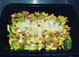 BEEFY BROCCOLI MAC AND CHEESE BOWL