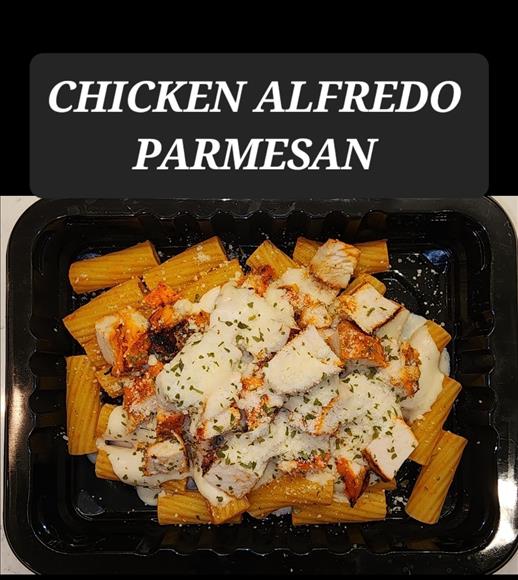 CHICKEN ALFREDO PARMESAN